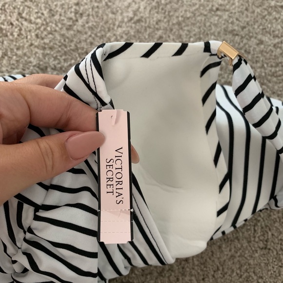 NWT Victoria’s Secret The Unforgettable One Piece - Picture 4 of 8